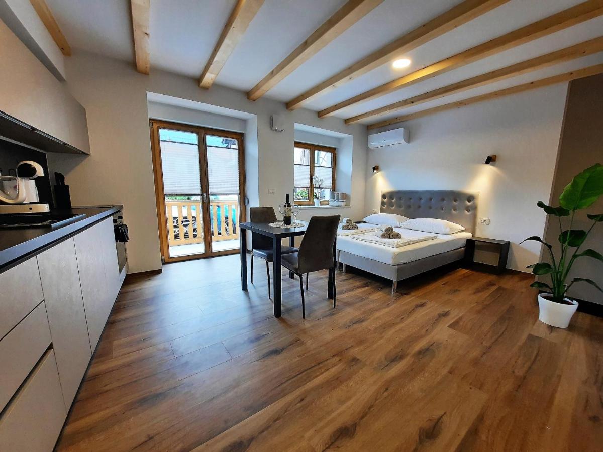 Apartments Hlapi With Spa Kobarid Esterno foto