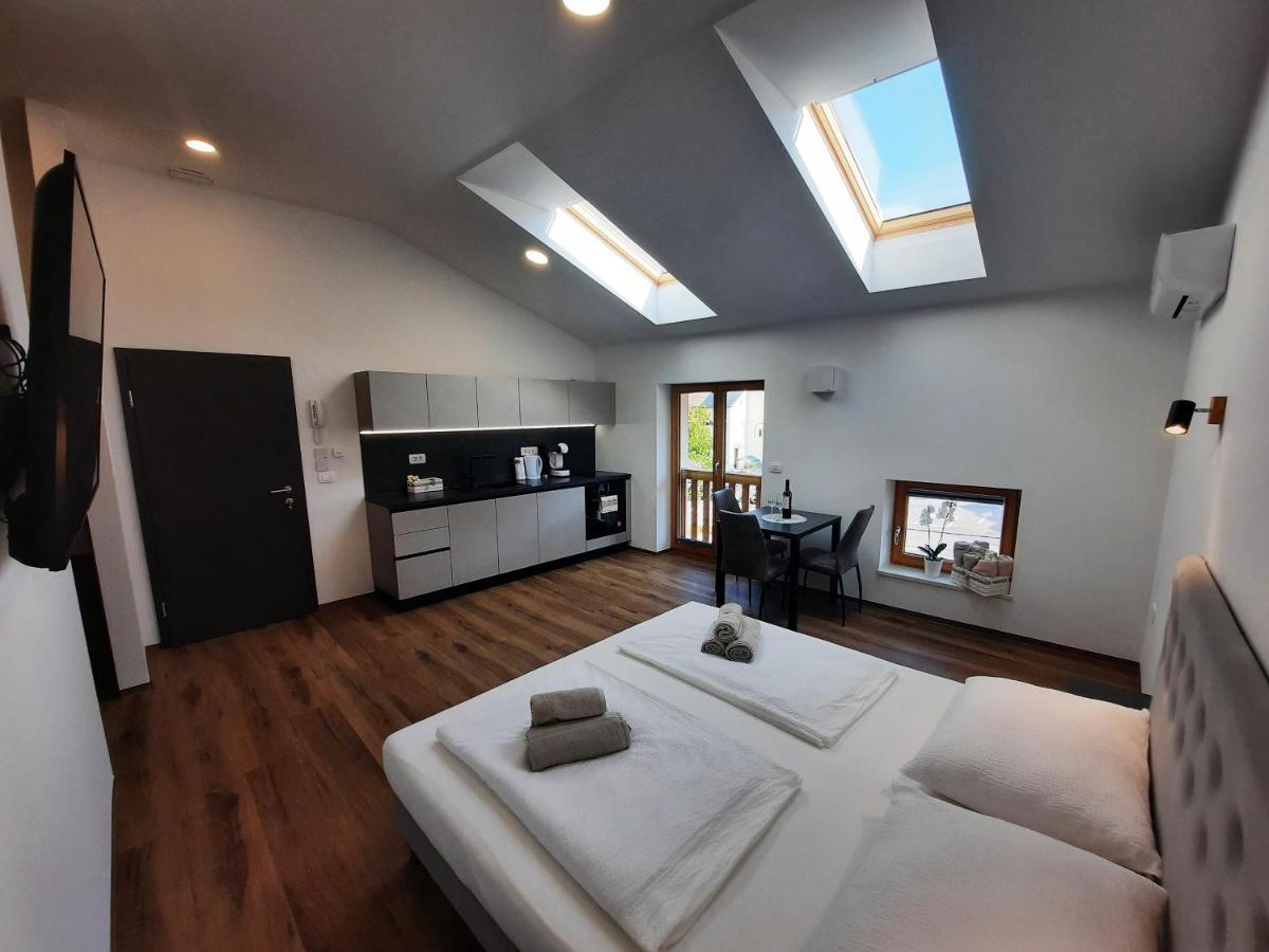 Apartments Hlapi With Spa Kobarid Esterno foto