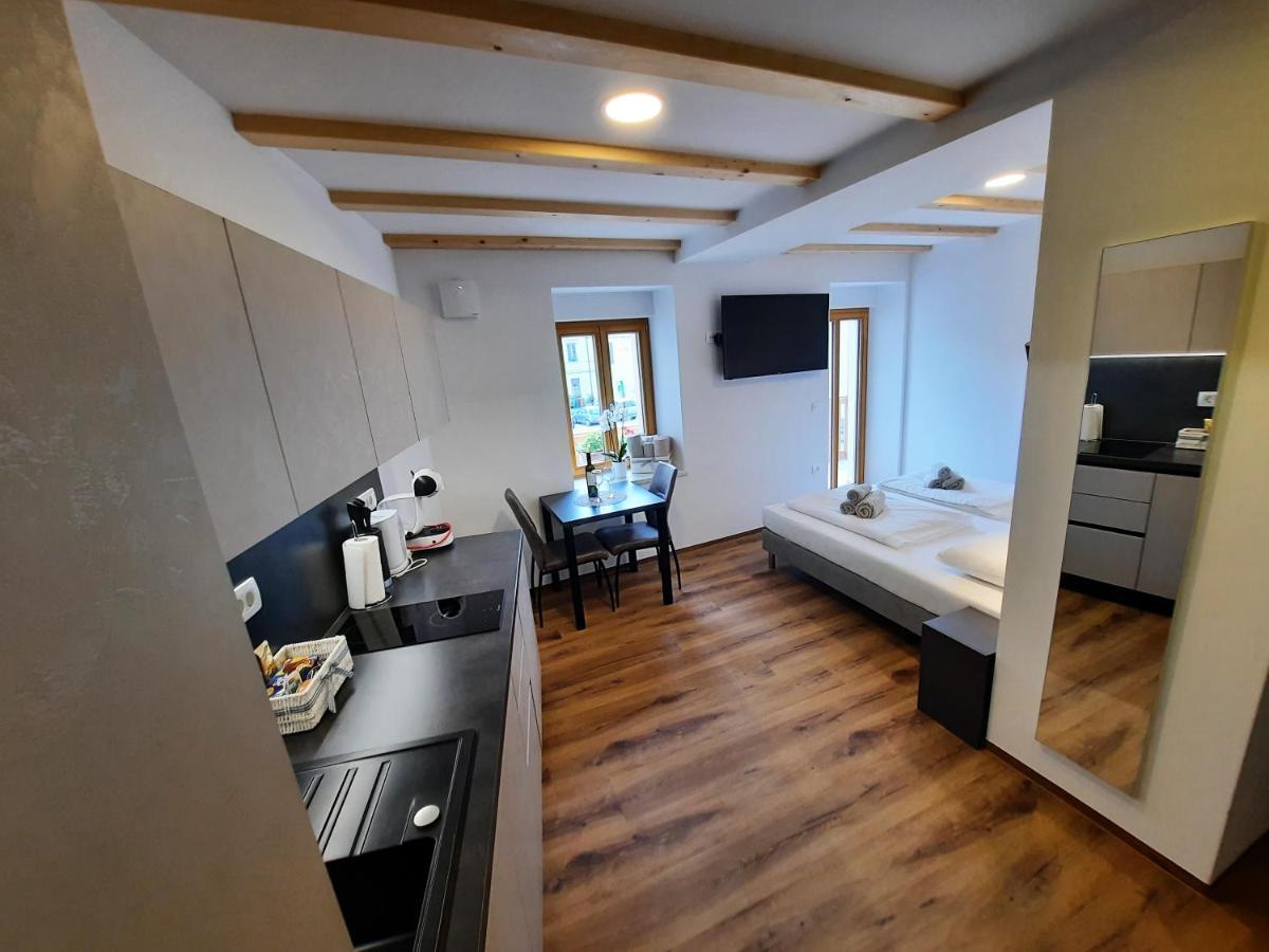 Apartments Hlapi With Spa Kobarid Esterno foto